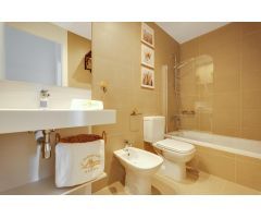 Se vende preciosos apartamento en Poniente con 2 dormitorios, 1 baño, parking y trastero