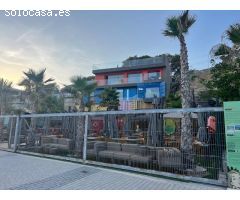 Se vende vivienda muy singular con negocio de restauración en primera linea del torres en vilajoyosa