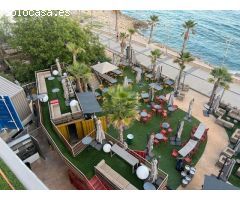 Se vende vivienda muy singular con negocio de restauración en primera linea del torres en vilajoyosa