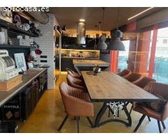 Se vende vivienda muy singular con negocio de restauración en primera linea del torres en vilajoyosa
