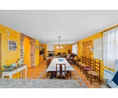 Preciosa finca Chalet con 4 dormitorios y 3.000 m2 de parcela vallada el la Robella