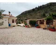 Encantadora Villa en Relleu con Vistas a la Montaña y Máxima Privacidad