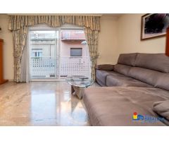 Casa de 195 m² de 5 Habitaciones más Buhardilla, Garaje para 2 coches y altillo, zona de Progrés