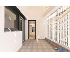 Piso dúplex en planta baja de 3 habitaciones con Patio de Obra Nueva
