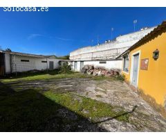 PARCELA DE 3000 M2 SEGREGABLE EN TRES CON DOS CHALETS