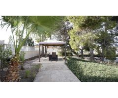 BAJADA DE PRECIO! VILLA EN QUESADA CON GRAN PARCELA - CON CITA