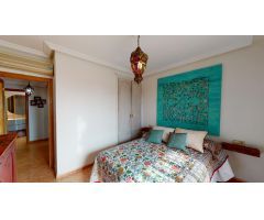 Chalet Primera Linea - Los Locos, 3 hab, 2 baños, piscina privada, vistas al mar - 329.000€