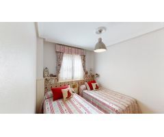 Chalet Primera Linea - Los Locos, 3 hab, 2 baños, piscina privada, vistas al mar - 329.000€