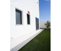 Villa independiente de 3 dormitorios en residencial en Villamartín