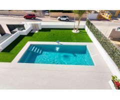 MODERNA VILLA DE 3 DORMITORIOS EN ROJALES