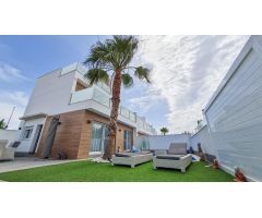 VILLA DE 4 DORMITORIOS EN PILAR DE LA HORADADA