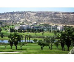 VILLA DE 4 DORMITORIOS CON PISCINA PRIVADA EN LA FINCA GOLF