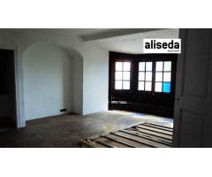 Chalet de 6 dormitorios en Mijas.