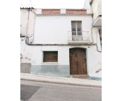 Casa adosada para reformar en Santa Maria de Villalba