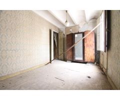 Casa adosada para reformar en Santa Maria de Villalba