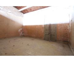 Casa adosada para reformar en Santa Maria de Villalba