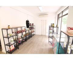 Se alquila sala polivalente ubicada en estudio coworking del Poble Sec