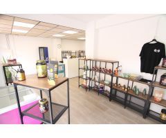 Se alquila sala polivalente ubicada en estudio coworking del Poble Sec
