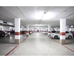 Se vende plaza de aparcamiento para coche mediano zona Bon Preu