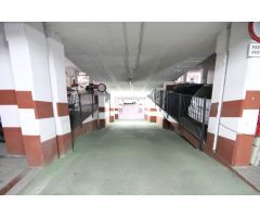 Se vende plaza de aparcamiento para coche mediano zona Bon Preu