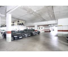 Se vende plaza de aparcamiento para coche mediano zona Bon Preu