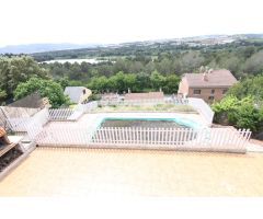 Amplia torre con piscina en Can Villalba