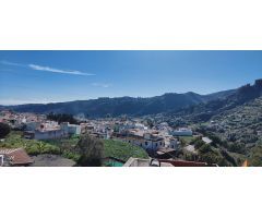 Amplísima vivienda con garaje y terraza en Teror