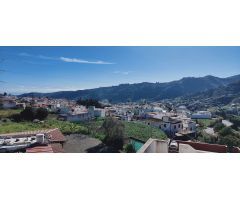 Amplísima vivienda con garaje y terraza en Teror