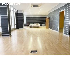Se alquila amplio local en 1ª planta Mesa y López