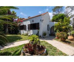 Chalet en venta en la Urbanización Los Almendros, Valsequillo