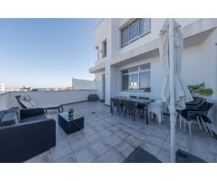 Tu hogar perfecto en El Altillo con vistas al mar
