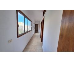 CASA CON LOCAL, GARAJE Y JARDÍN EN GÜIMAR