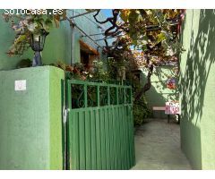 Casa con vistas a los Roques de Salmor y 1.099 m2 de terreno urbano
