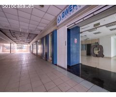 En venta o alquiler local comercial en Avda Juan XXIII y Luis Doreste Silva