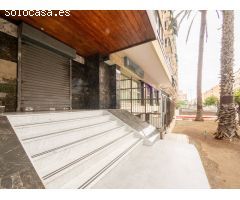 En venta o alquiler local comercial en Avda Juan XXIII y Luis Doreste Silva