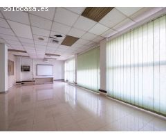 En venta o alquiler local comercial en Avda Juan XXIII y Luis Doreste Silva