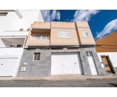 Edificio en venta en Tenoya con local y 2 plantas - Oportunidad única con distribución independiente