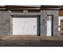 Edificio en venta en Tenoya con local y 2 plantas - Oportunidad única con distribución independiente
