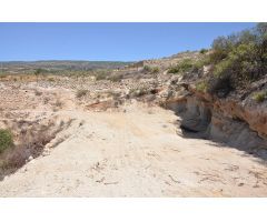 Oportunidad única: amplio terreno en El Escobonal con cuevas, estanques y espectaculares vistas