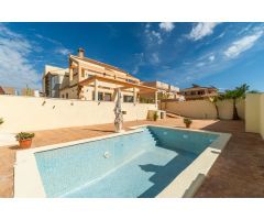 Villa en Urbanización Aguas Nuevas (Torrevieja )