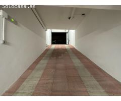 Garaje /trastero / Almacén en Torrevieja con puerta automática y cerca de la playa