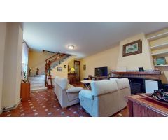 Casa con Fachada Historica - 211 M2