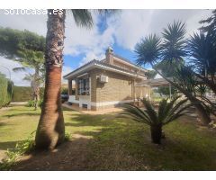 CHALET CON PISCINA EN VENTA EN BELLAVISTA (HUELVA)