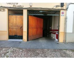 AMPLIA COCHERA EN SAN LORENZO