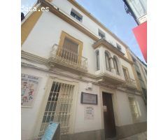 ESPECTACULAR CASA CON ASCENSOR JUNTO AL BOULEVARD GRAN CAPITAN