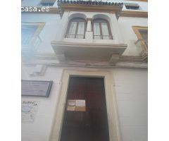 ESPECTACULAR CASA CON ASCENSOR JUNTO AL BOULEVARD GRAN CAPITAN