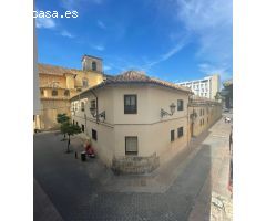 ESPECTACULAR CASA CON ASCENSOR JUNTO AL BOULEVARD GRAN CAPITAN