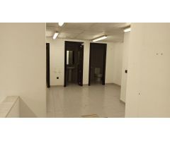ANTIGUA OFICINA BANCARIA JUNTO AL AYUNTAMIENTO DE EL CAMPELLO Y LA ESTACIÓN DE TRANVÍA