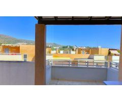 Ático de dos dormitorios con impresionante terraza-solarium en La Colina - Torremolinos