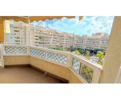 Vivienda cuatro dormitorios, dos baños y aparcamiento, en en centro de Torremolinos
